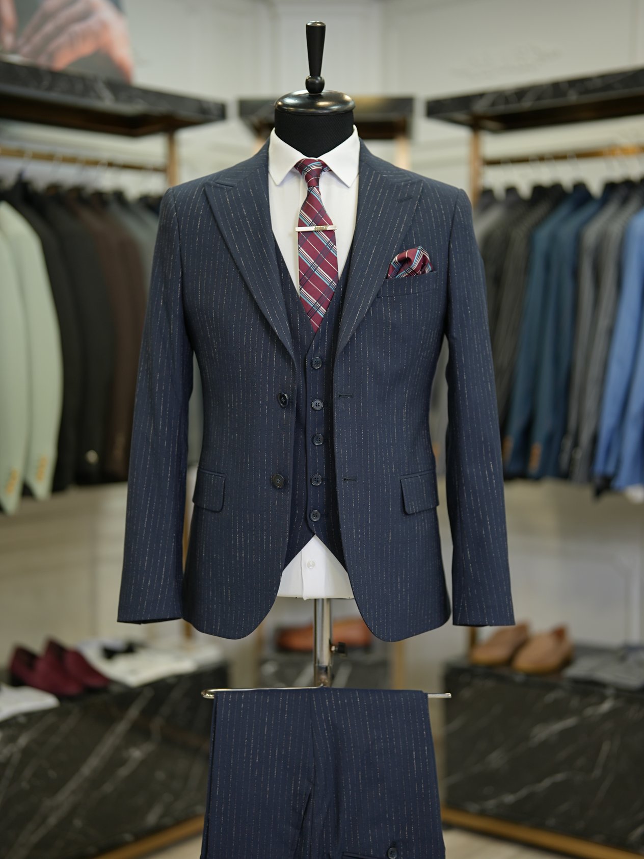 Erkek Çizgili Takım Elbise Kırlangıç Yaka İtalyan Stil Slim Fit Ceket Yelek Pantolon-Koyu - Koyu Lacivert
