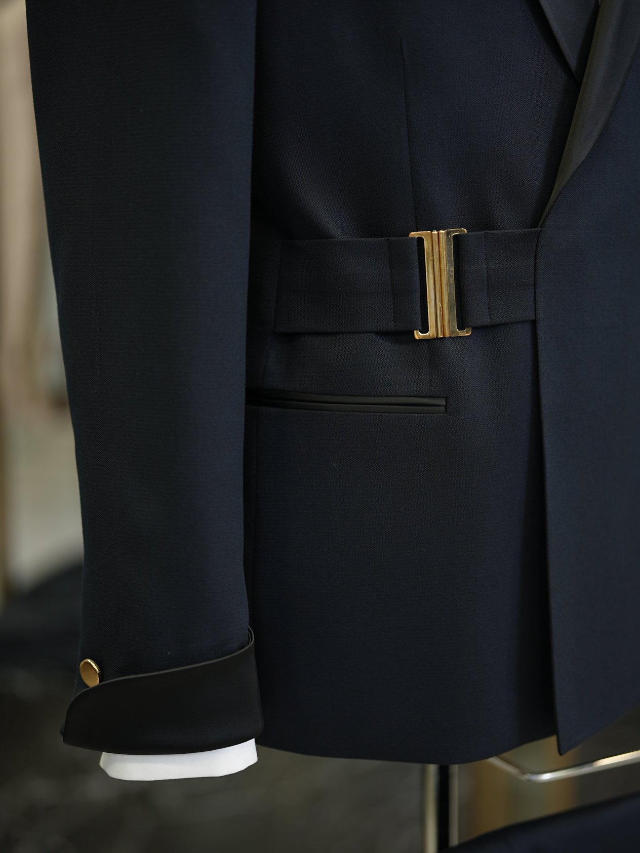 Erkek Kruvaze Smokin Damatlık Gold Toka Şal Yaka İtalyan Stil Slim Fit Ceket Pantolon Papyon - Koyu Lacivert