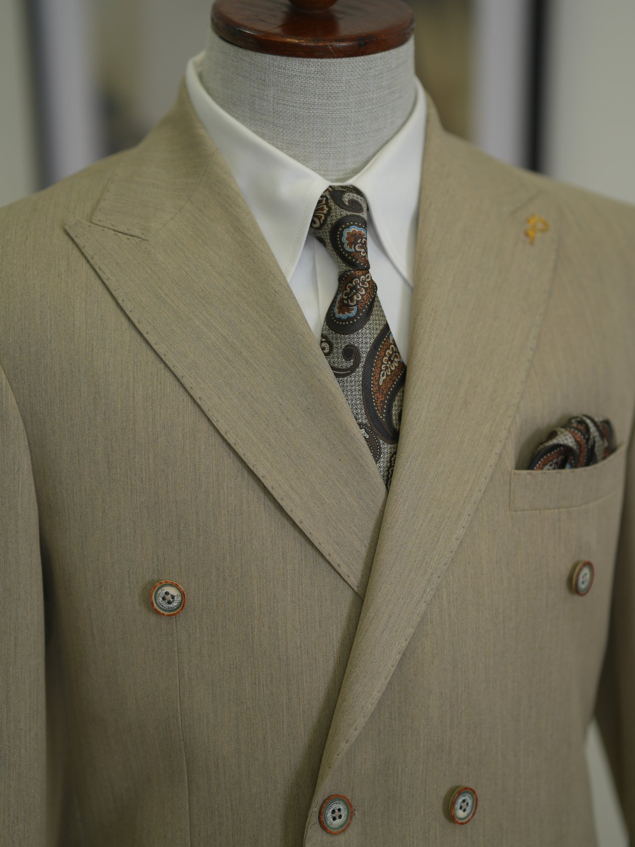 Erkek Premium İtalyan Stil Slim Fit Erkek Punto Dikişli Torba Cepli Yarım Astarlı Kruvaze Ceket-Krem