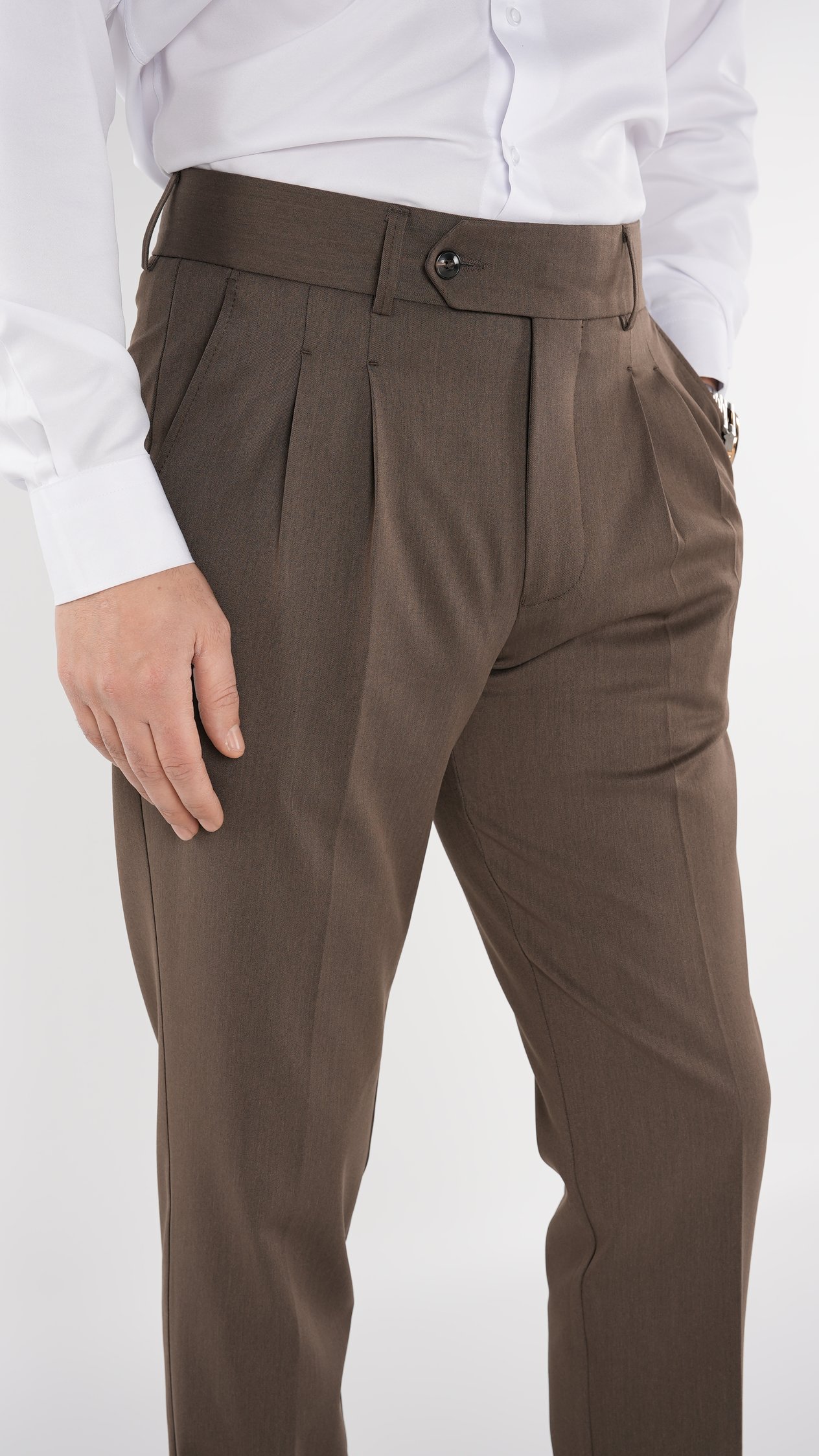 Erkek Regular Fit Yüksek Bel Piliseli Tokalı Kumaş Pantolon - Sütlü Kahve