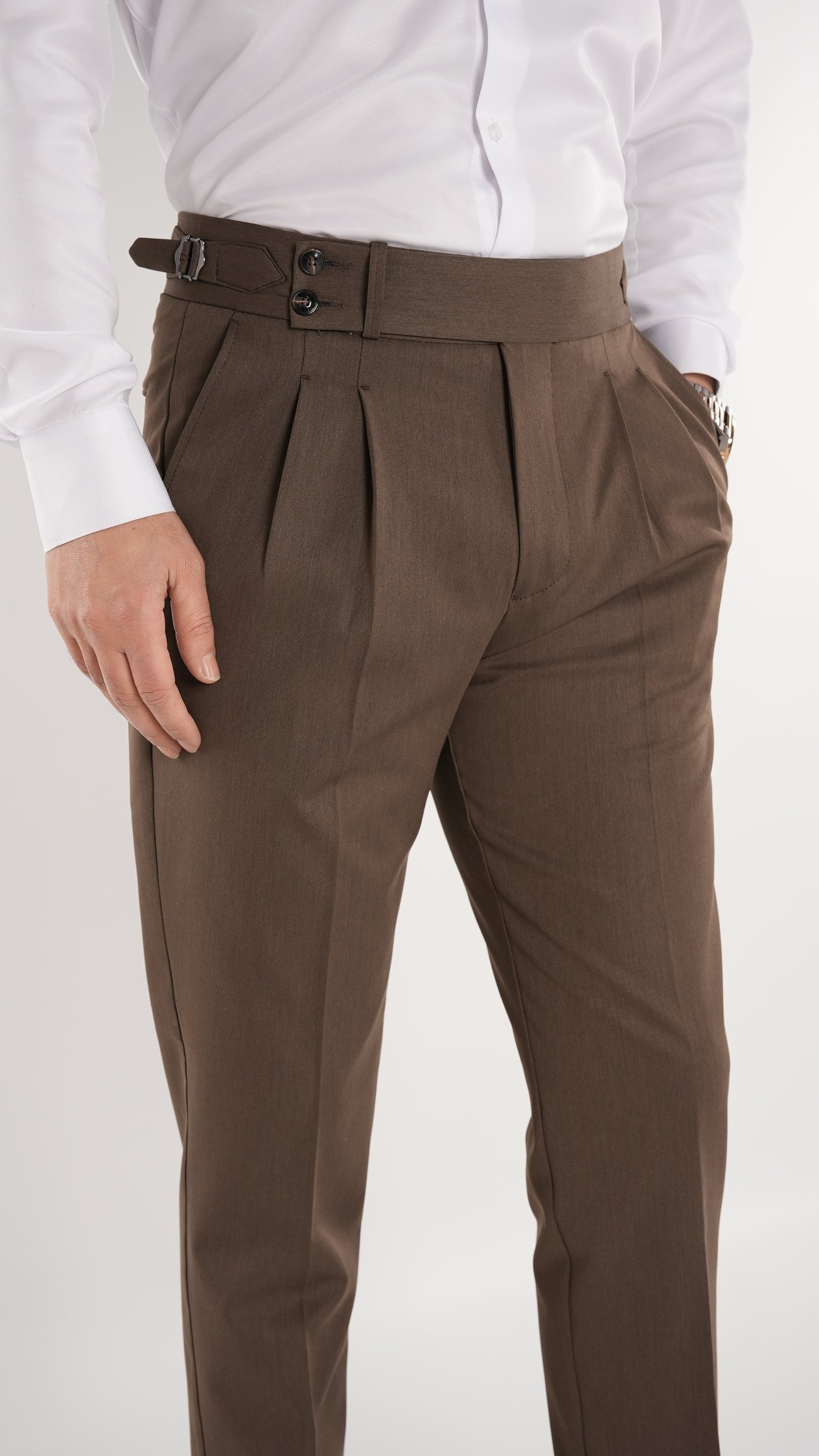 Erkek Regular Fit Yüksek Bel Piliseli Tokalı Kumaş Pantolon - Sütlü Kahve