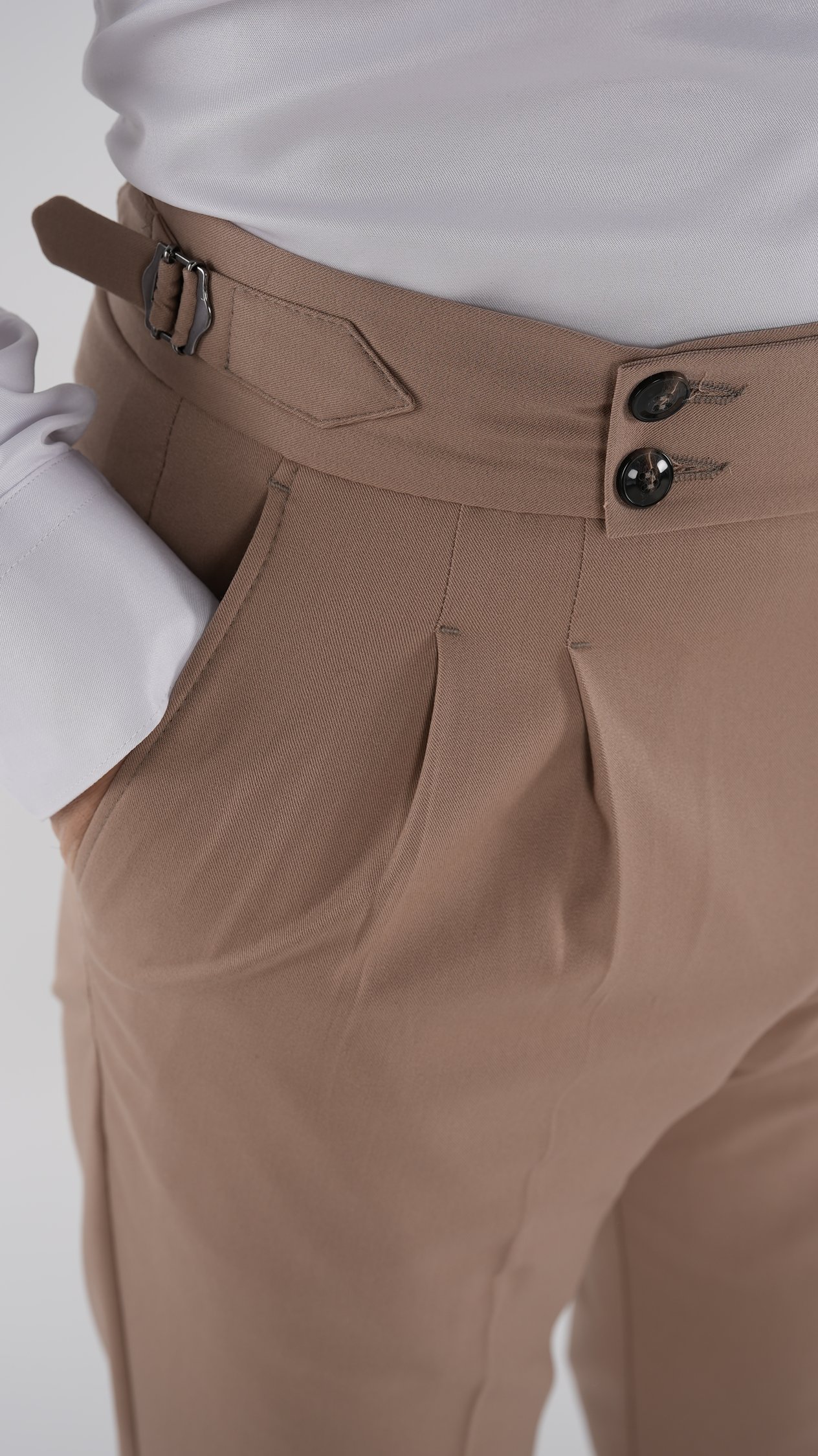 Erkek Regular Fit Yüksek Bel Piliseli-Tokalı Kumaş Pantolon - Taba