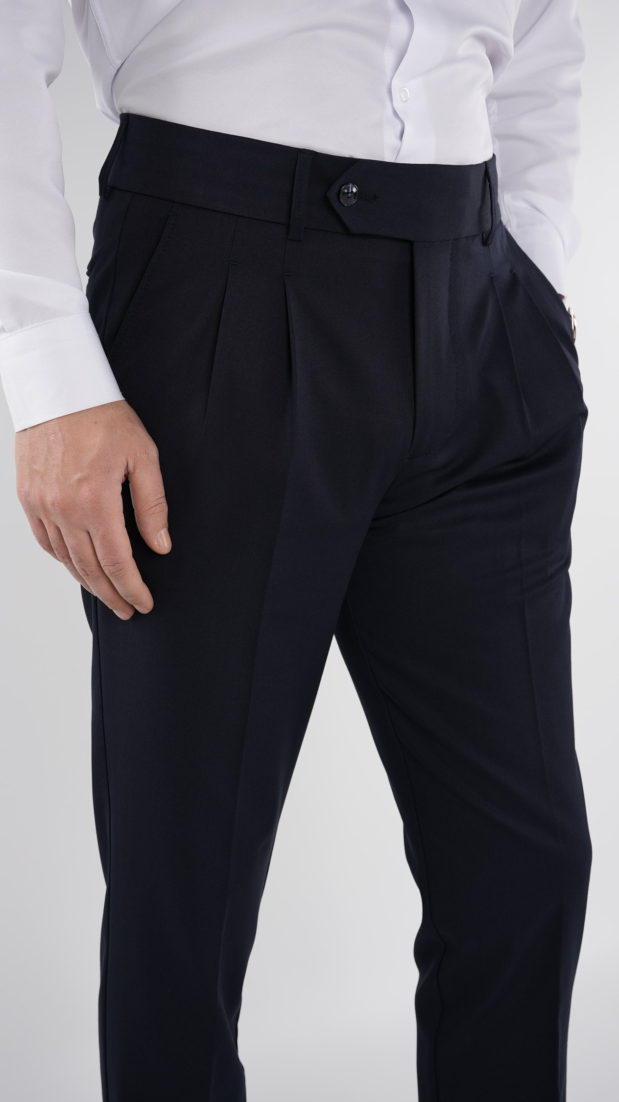 Erkek Regular Fit Yüksek Bel Piliseli Tokalı Kumaş Pantolon - Lacivert