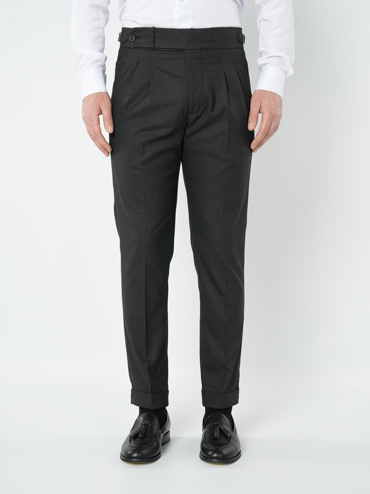 Erkek Slim Fit Yüksek Bel Duble Paça Tokalı  Piliseli Kumaş Pantolon - Füme