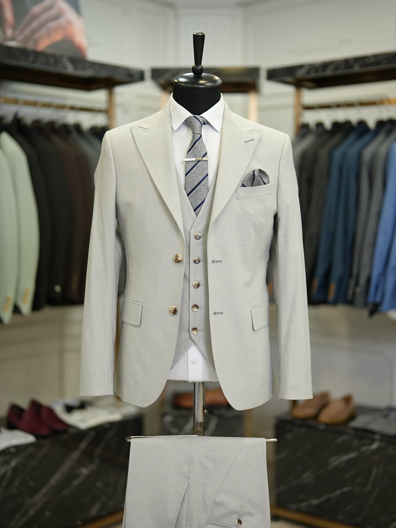 Erkek Takım Elbise Kırlangıç Yaka İtalyan Stil Slim Fit Ceket Yelek Pantolon - Açık gri