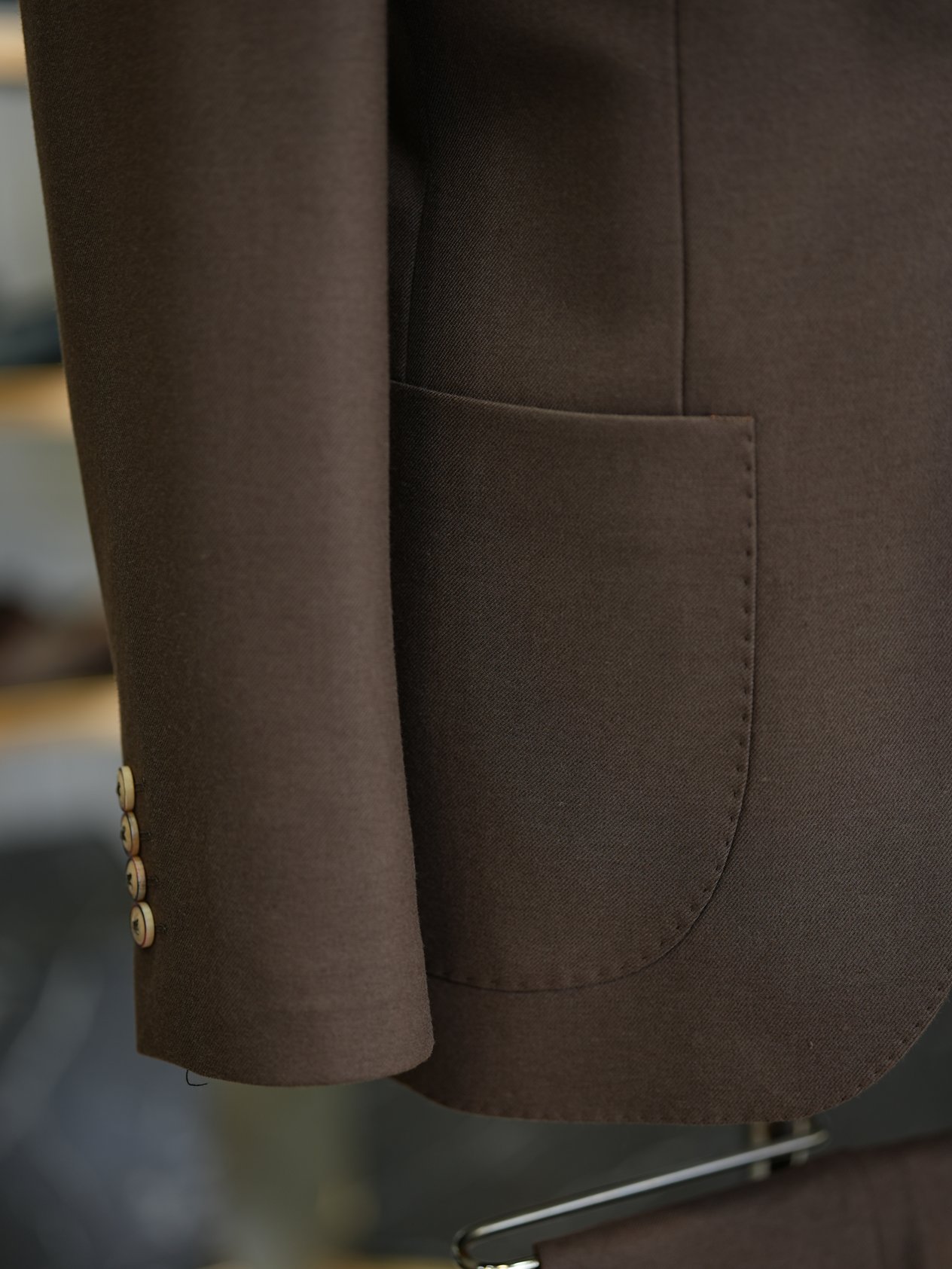 LuxuryYarım Astarlı Kırlangıç Yaka Punto Dikişli Torba Cepli Erkek Slim Fit İtalyan Stil Takım Elbise - Kahve