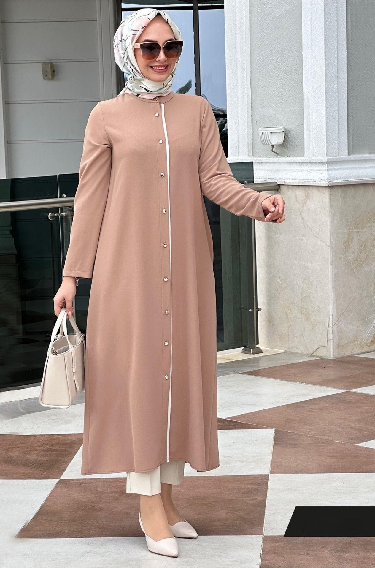 Nihle Önden Biye ve Düğmeli Bayan Kap Camel