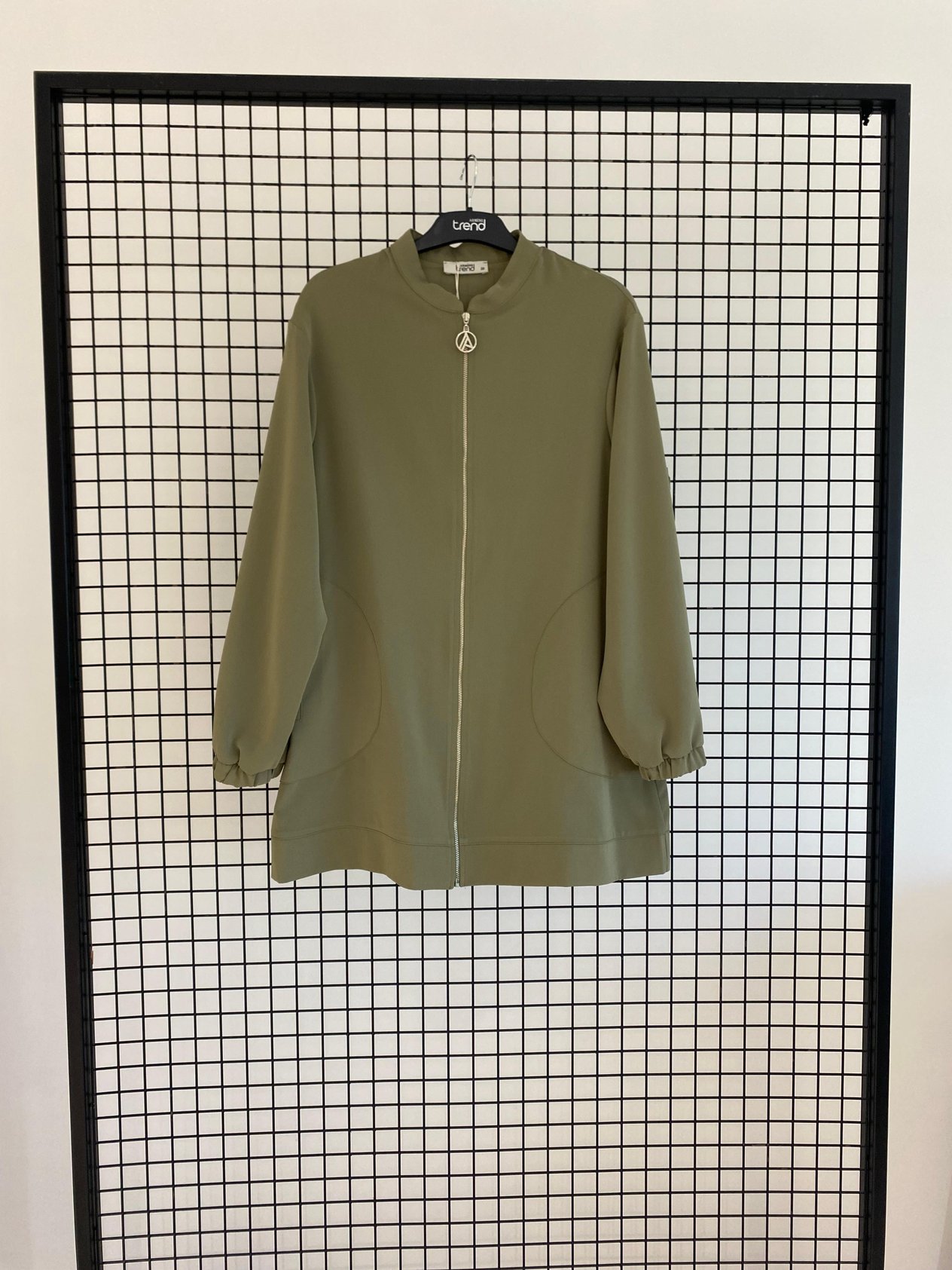 Armine TREND Sırtı Taşlı Tunik Krep Kumaş Açık Haki 25YT552
