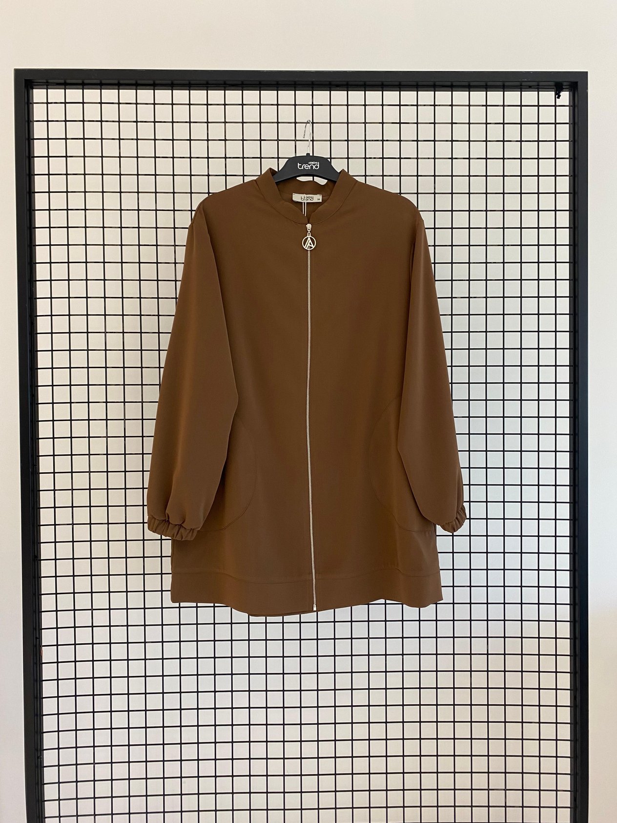 Armine TREND Sırtı Taşlı Tunik Krep Kumaş Kahverengi 25YT552