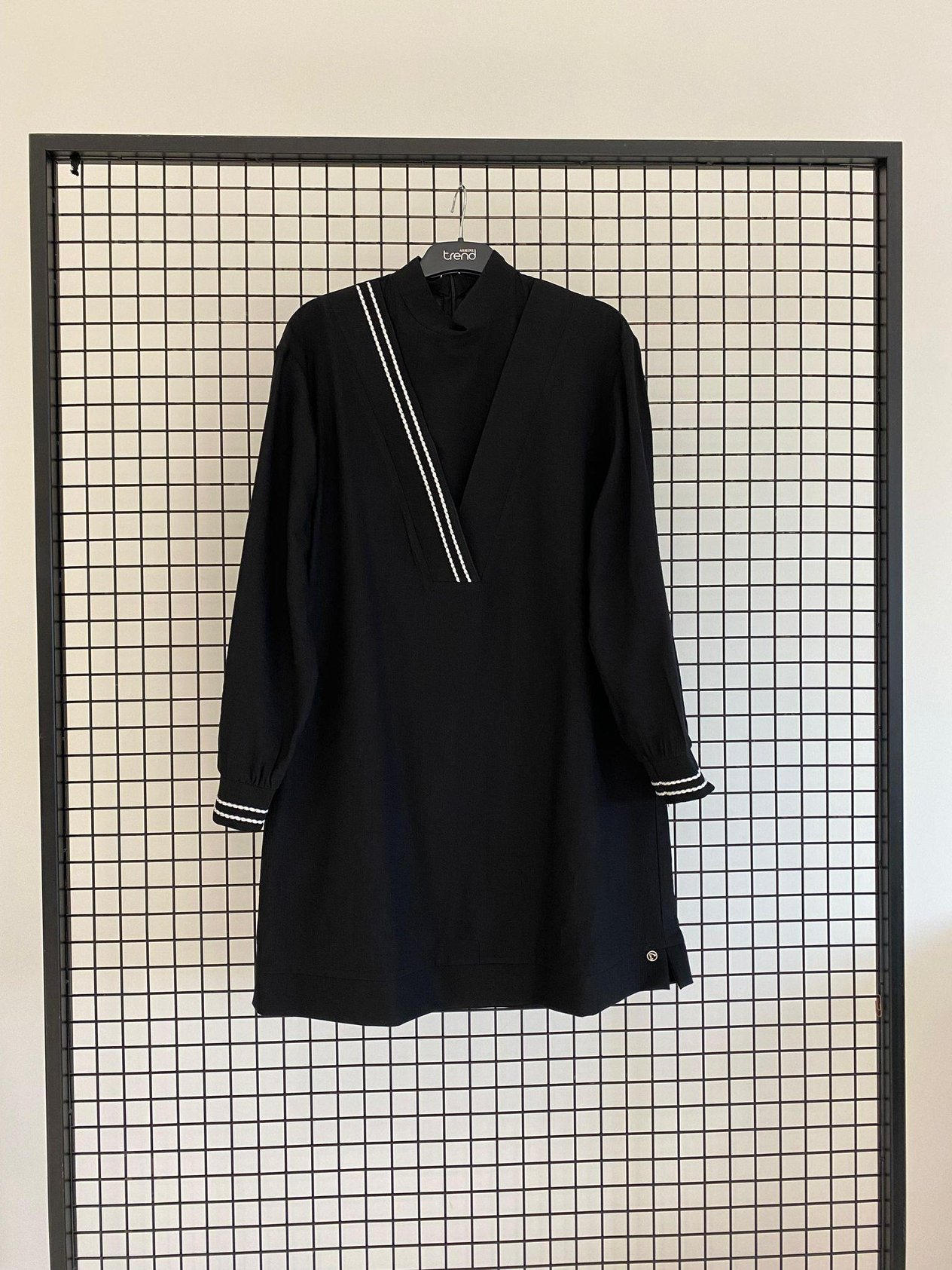 Armine Trend Yaka Çapraz Ribanalı Tunik Siyah 25YT4143
