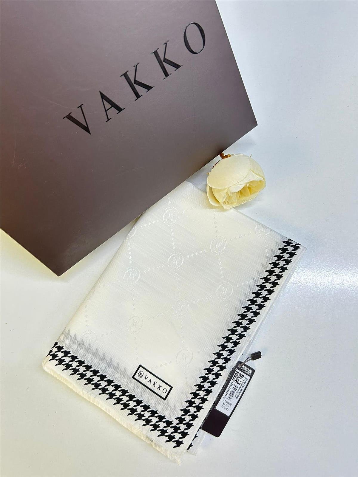 Vakko Hologram Kazayağı Yeni Sezon Şal Krem