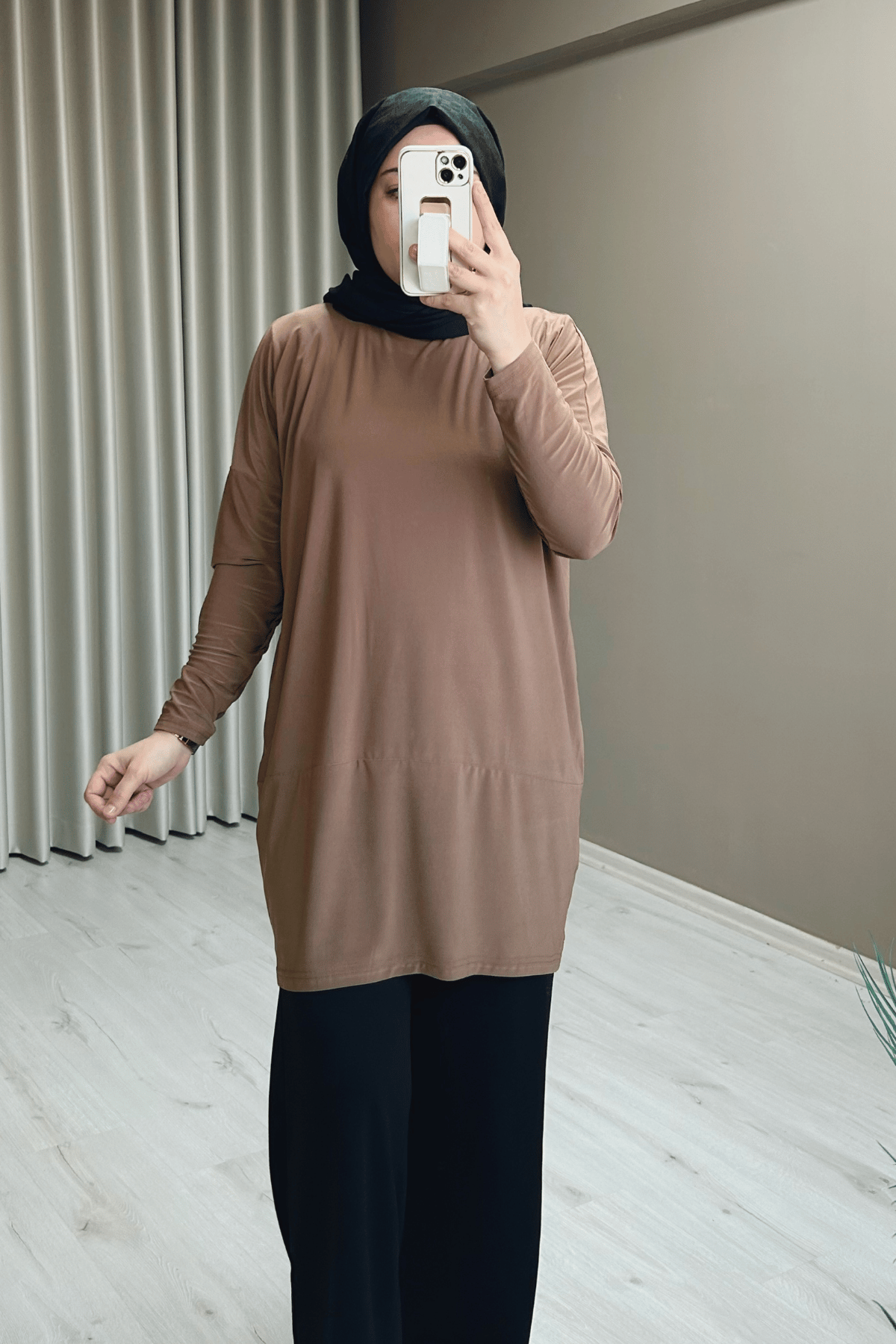 Sandy Kumaş Makas Pile Detaylı Tunik Camel