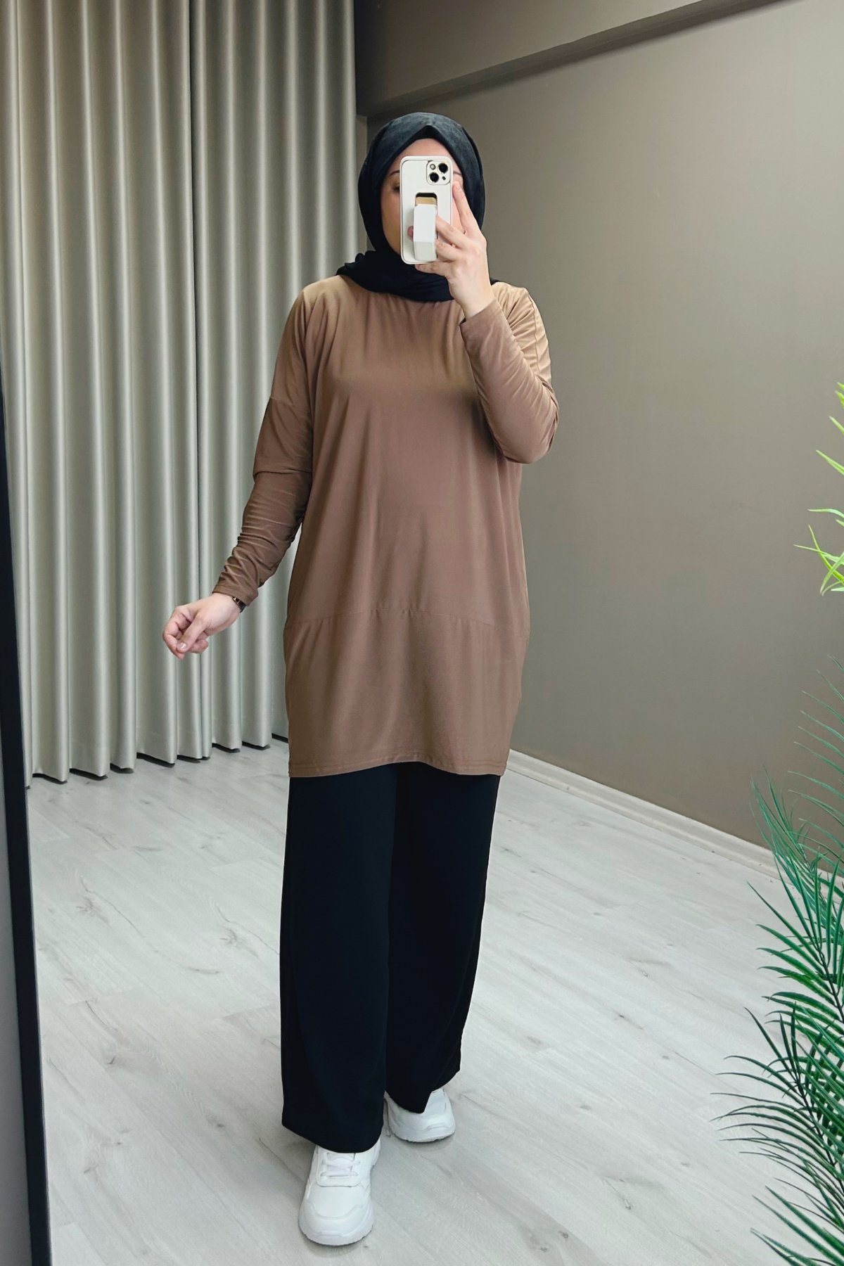 Sandy Kumaş Makas Pile Detaylı Tunik Camel