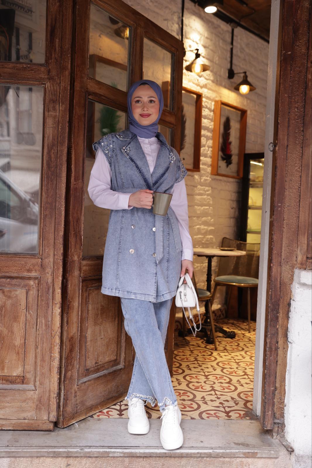 Esra Keküllüoğlu Omzu Taşlı Kot Takım