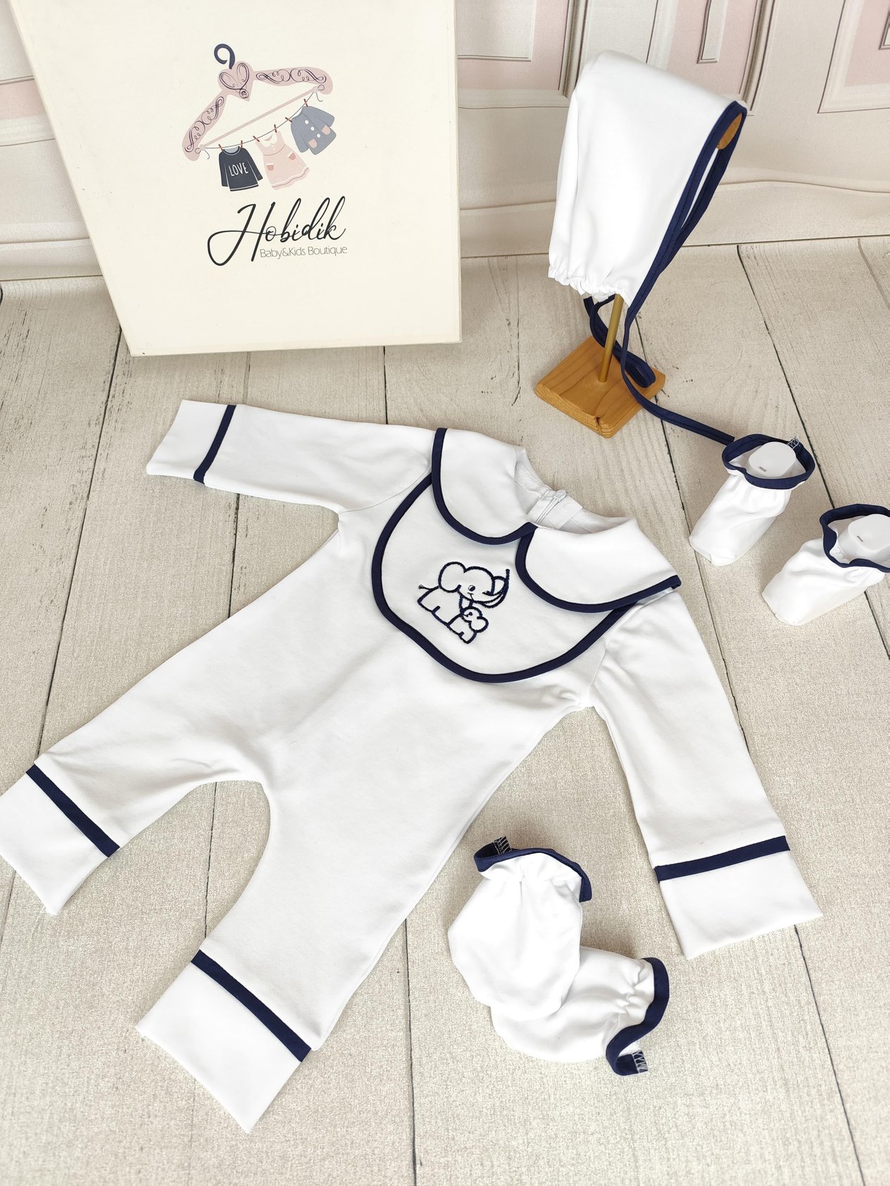Beyaz Fil İşlemeli Lacivert Biye Bebe Yaka Tulum Set 