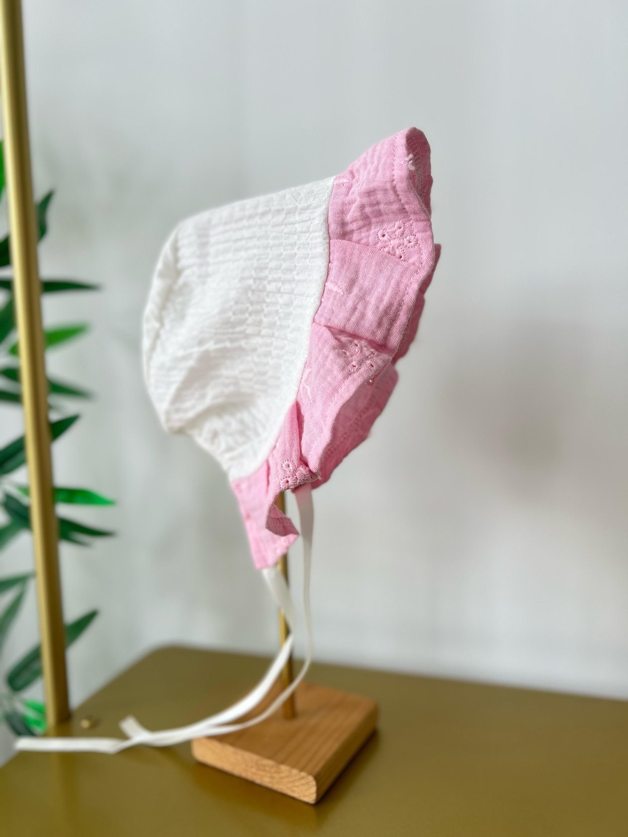 Pembe Fisto Kumaş Fırfırlı Müslin Şapka