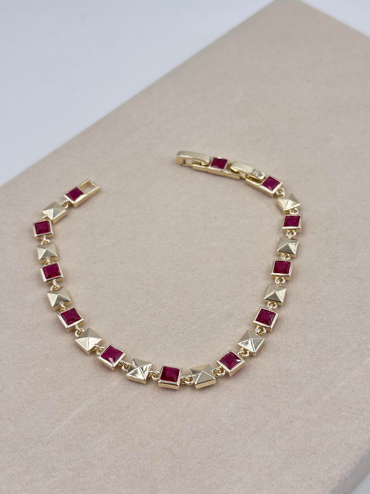 Baget Kesim Bordo Taş Gold Bileklik(19cm)