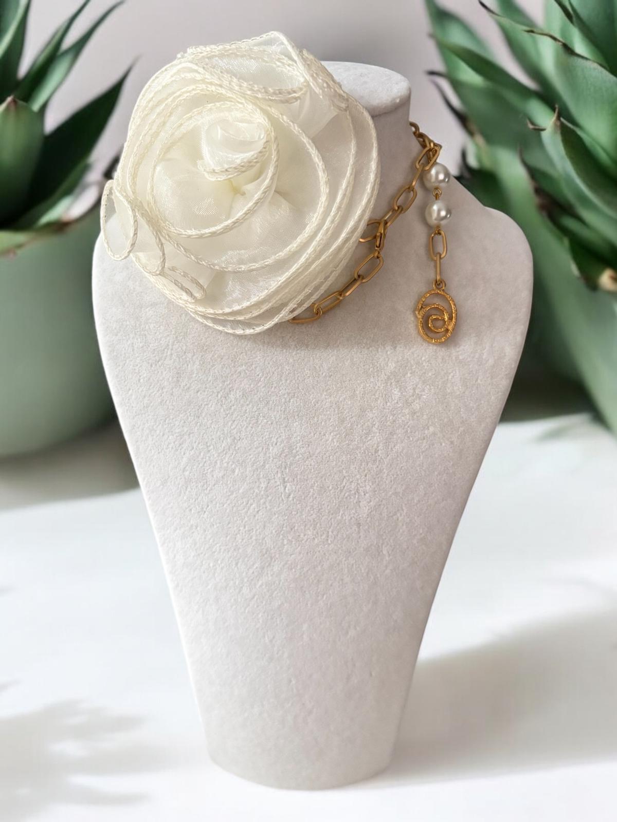 Gül Tasarım İnci Detay Choker