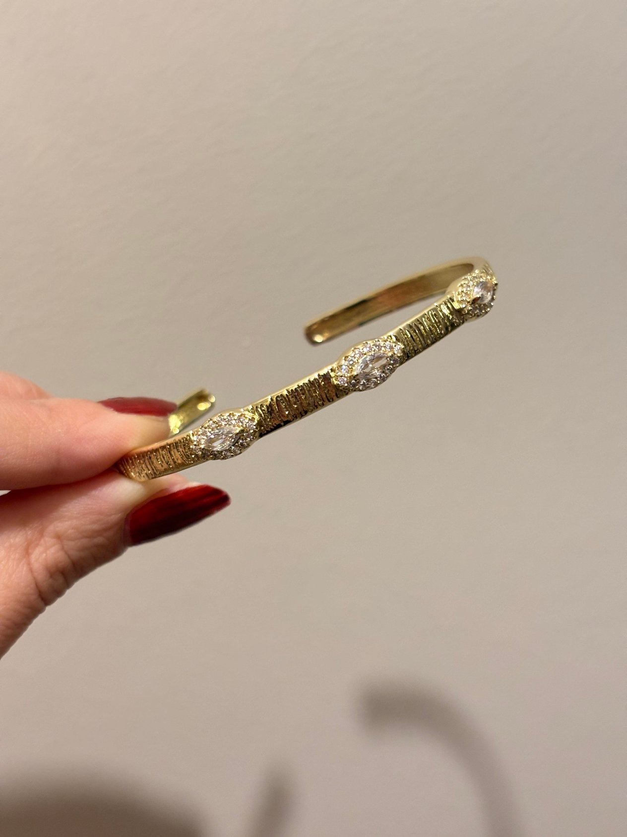 Oval Kesim Taş Gold Vintage Kelepçe (ayarlanabilir)