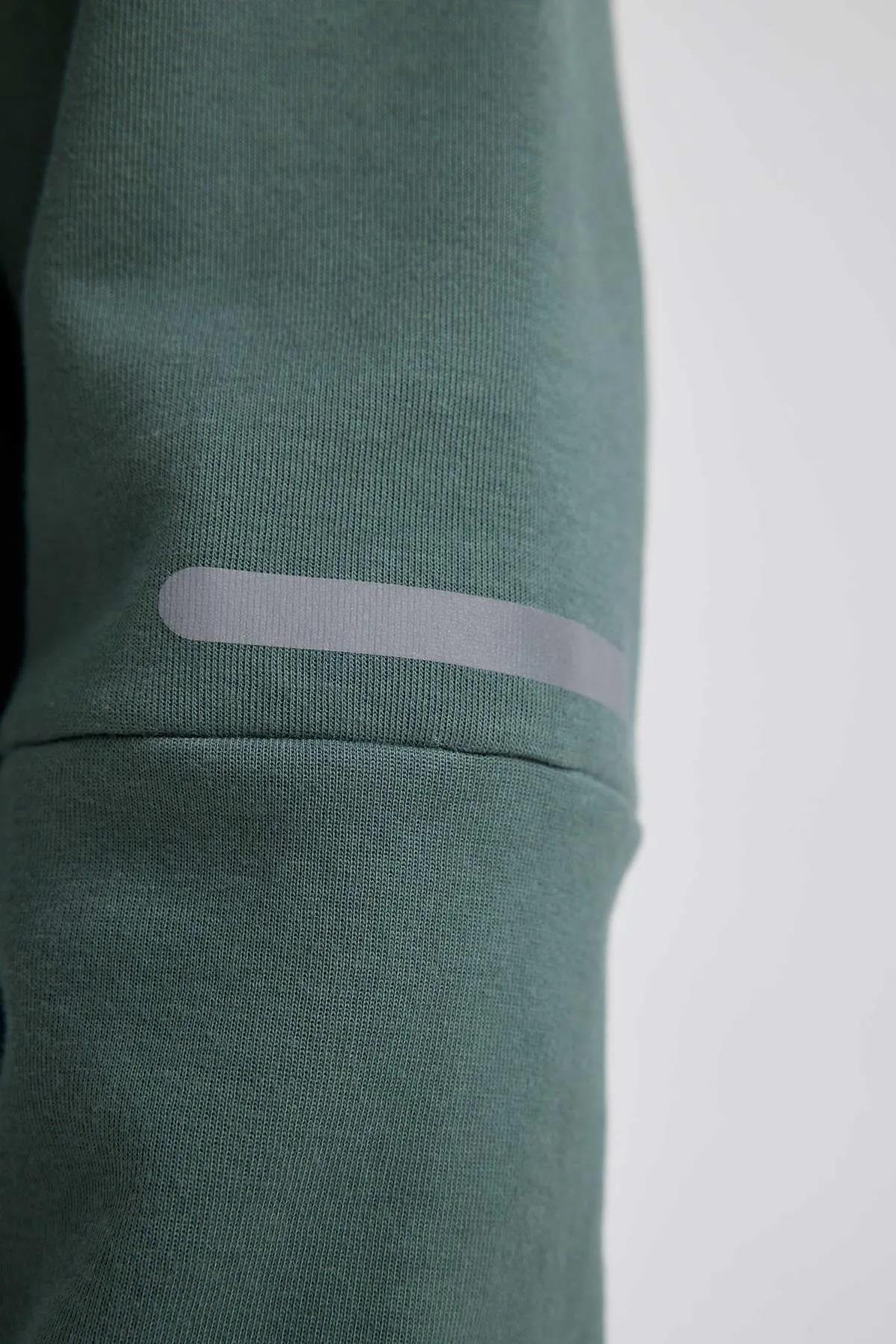 Sweat Shirt