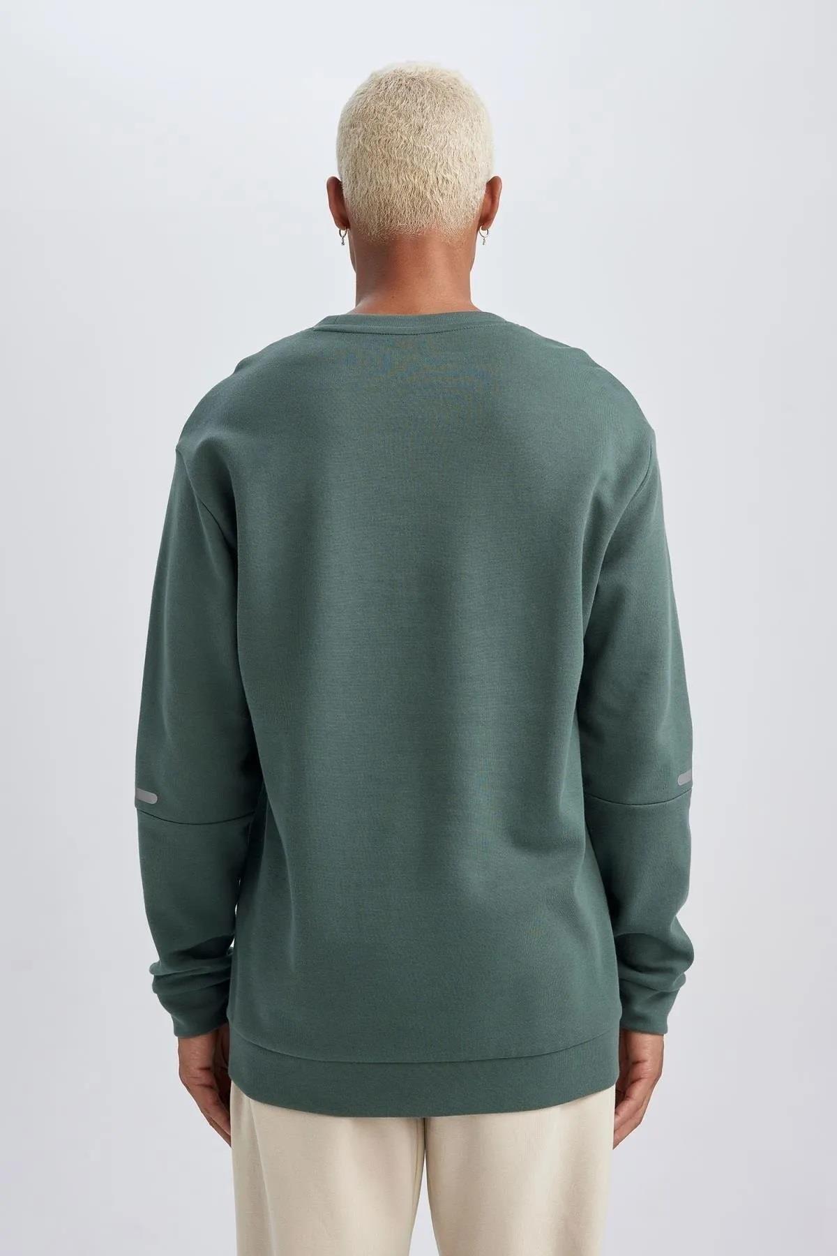 Sweat Shirt