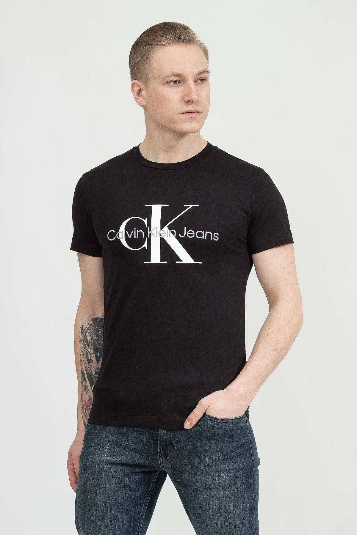 Calvin Klein Erkek Bisiklet Yaka T-Shirt Core Monogram Slim J30J320935
