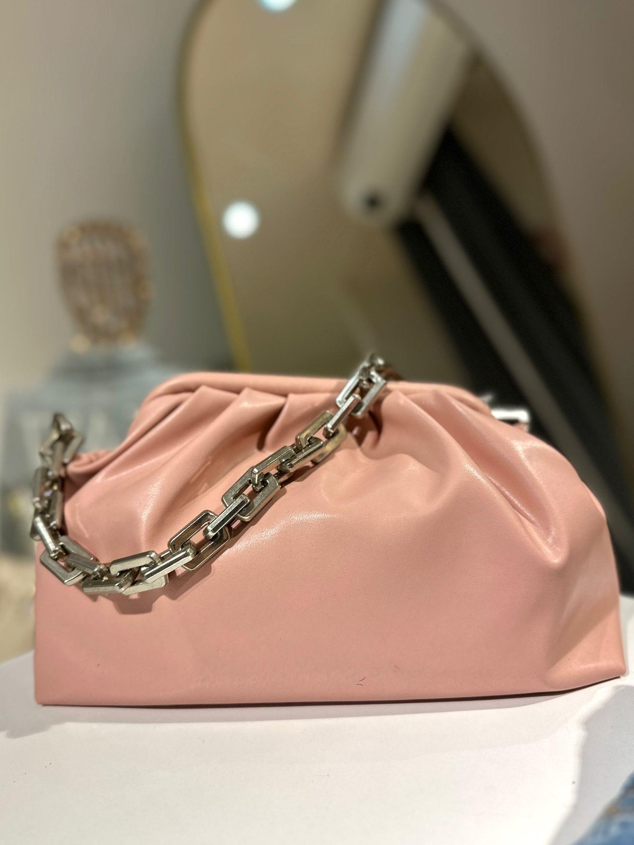 Bottega Model Zincirli Deri Çanta -  Pudra