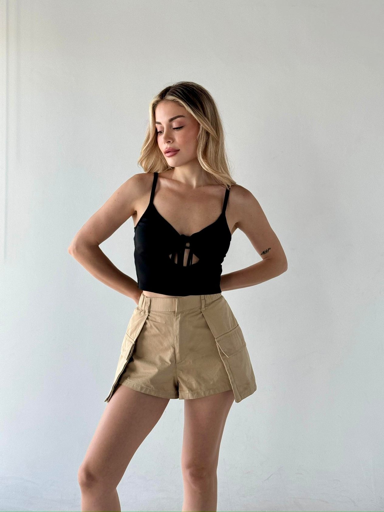 Göğüs Detaylı Crop
