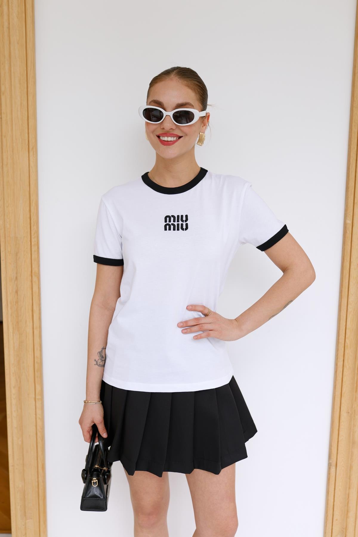 Beyaz Kontrrast Ve Yazı Detaylı T-Shirt
