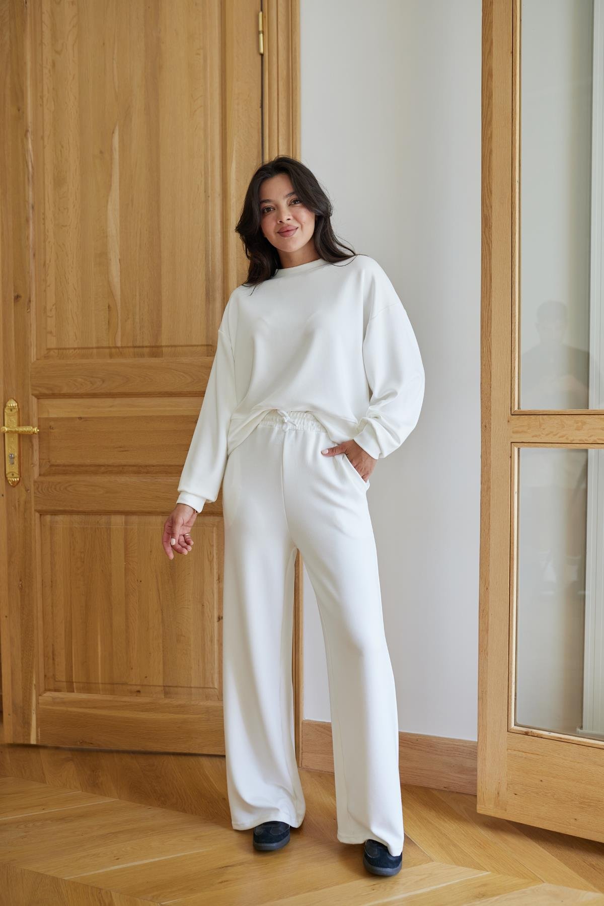 Beyaz Oversize Uzun Kollu Sweat Pantolon Takım
