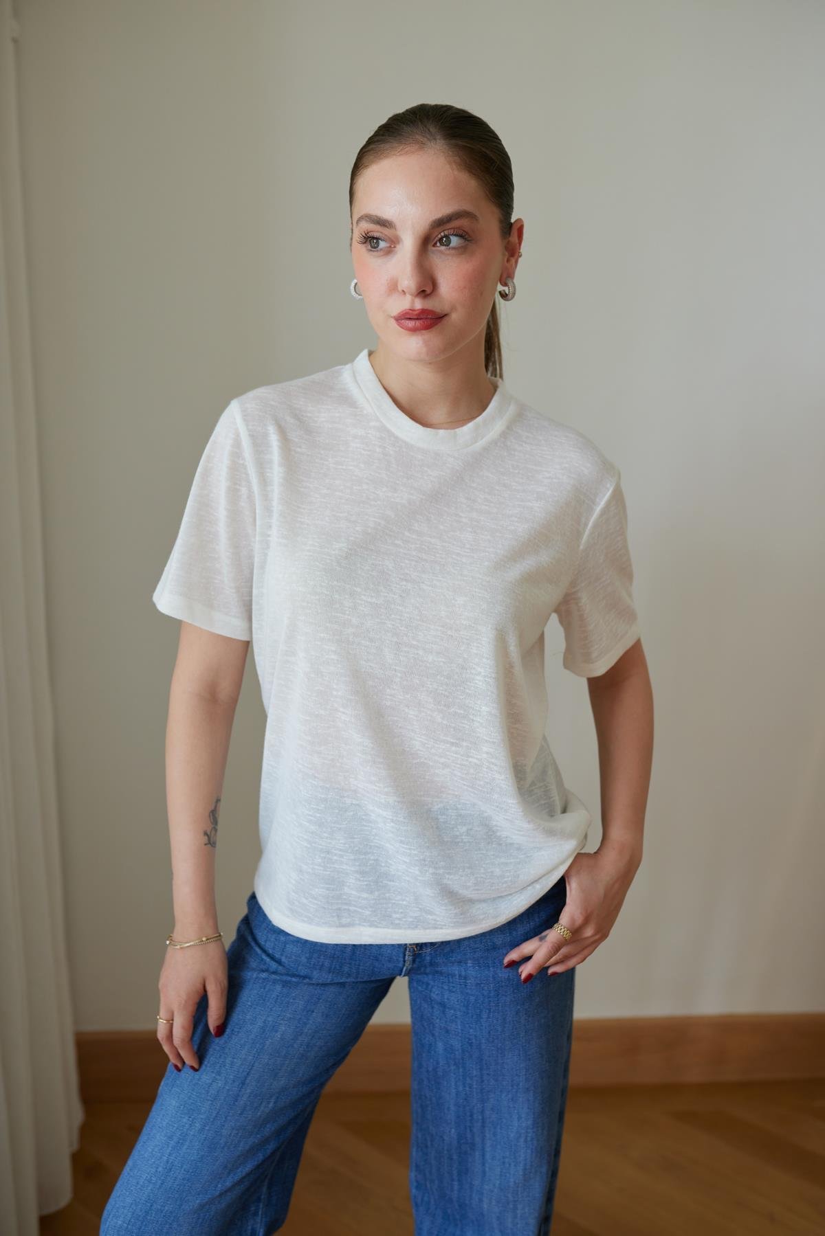 Beyaz Yarım Kol Transparan T-Shirt