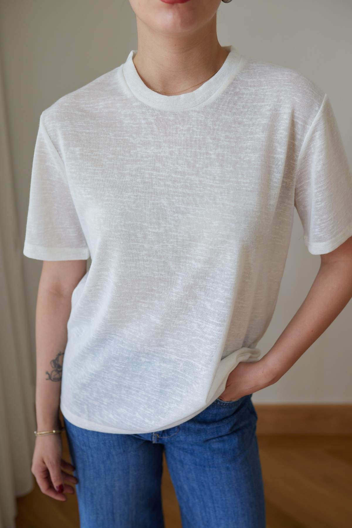Beyaz Yarım Kol Transparan T-Shirt