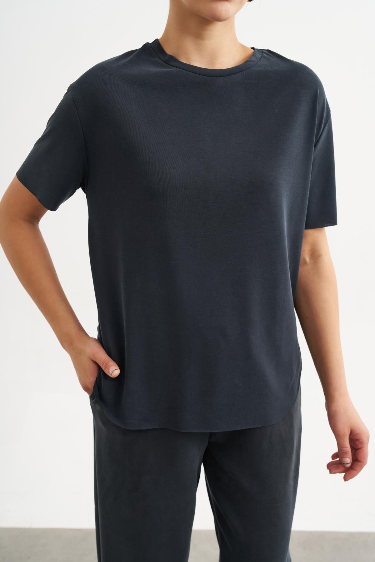 Lacivert Altı Asimetrik Kesimli Tensel Tshirt