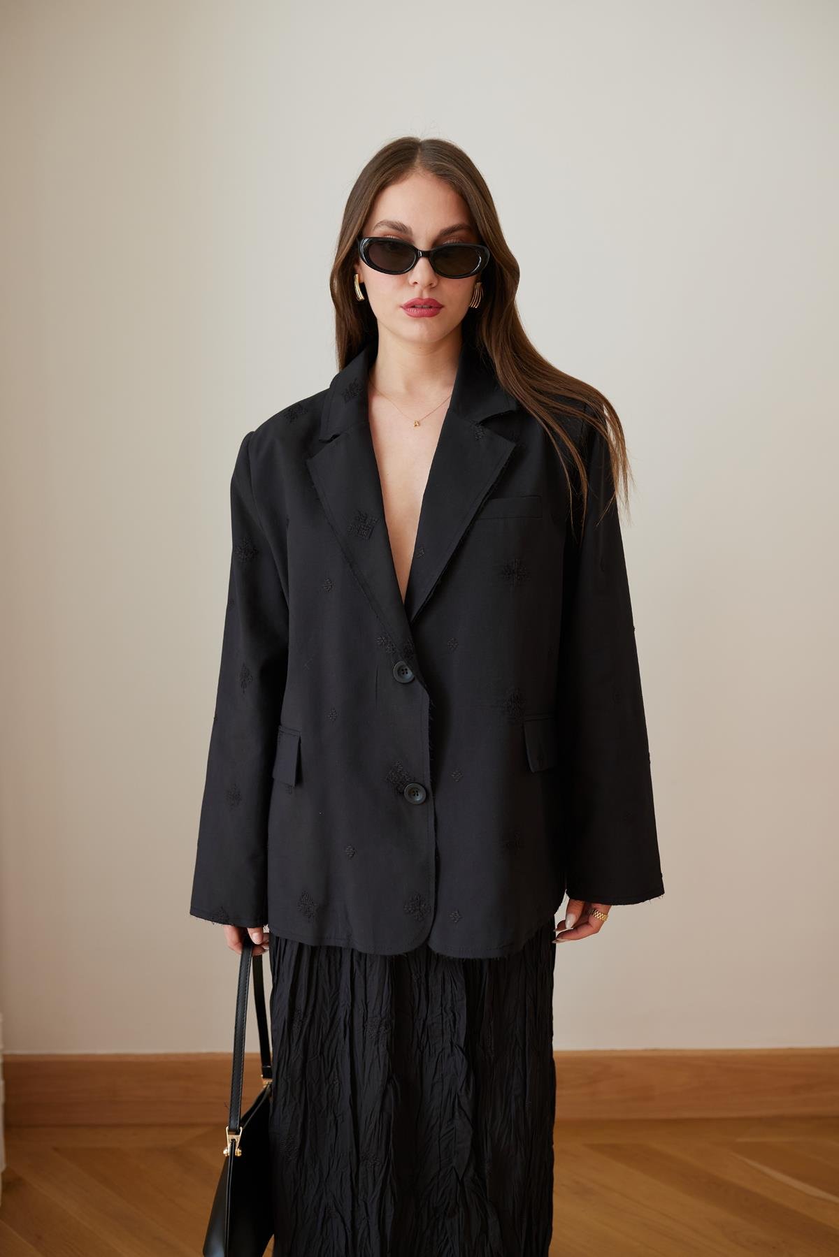 Siyah Nakış Detaylı Blazer Ceket Etek Takım