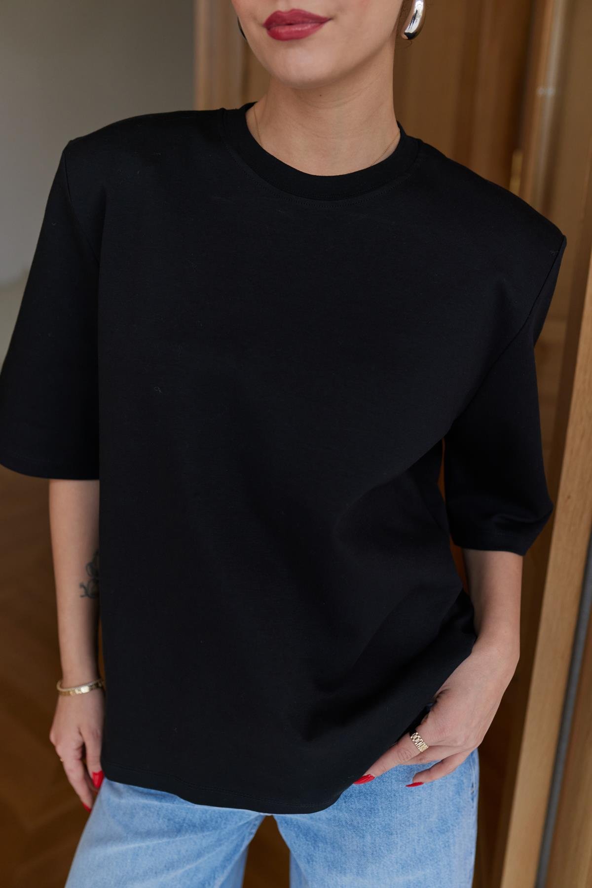 Siyah Vatkalı Oversize T-Shirt