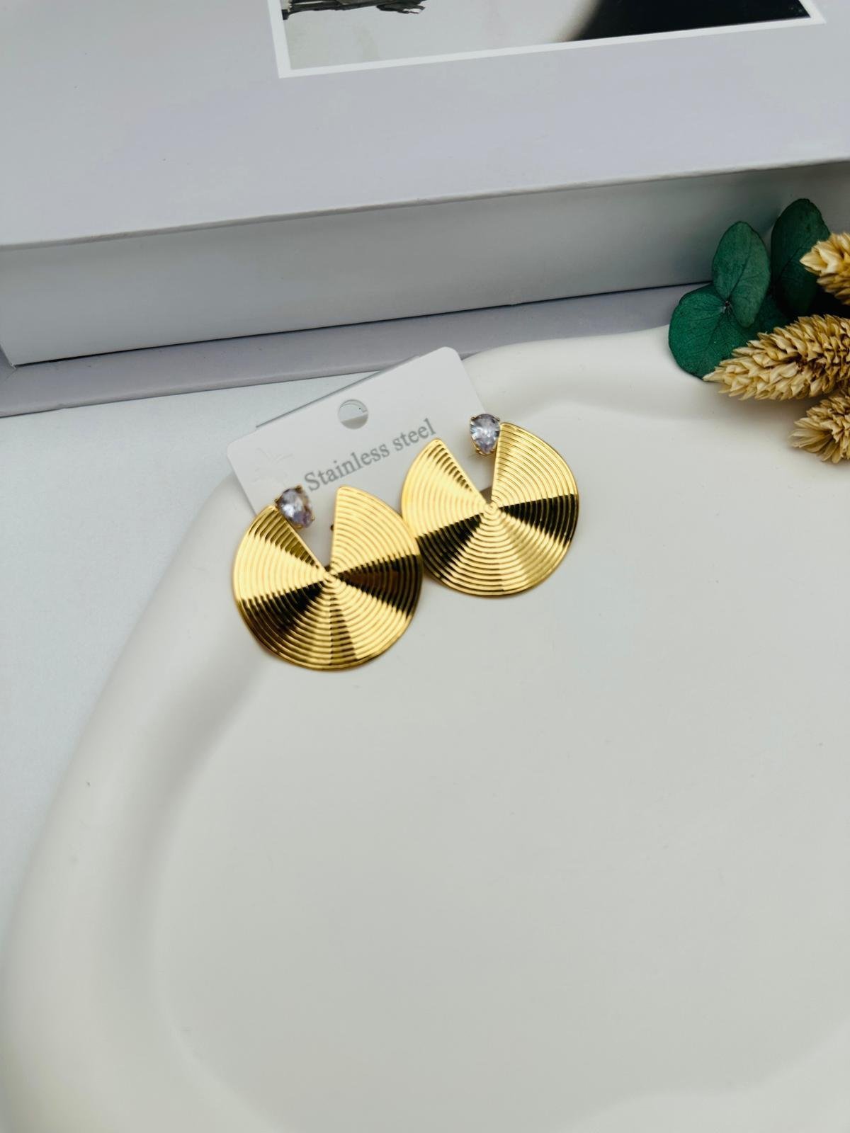  Taşlı Tasarım Çelik Küpe (Gold) Kp518