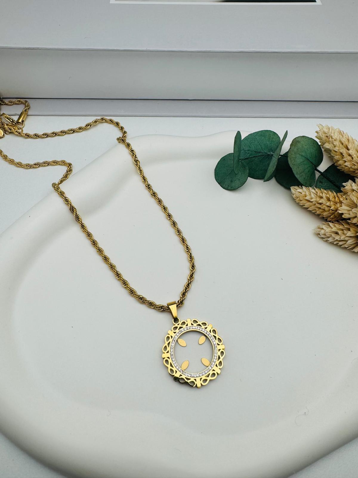 İçi Boş Çeyrekli Çelik Kolye (Gold) 0106333