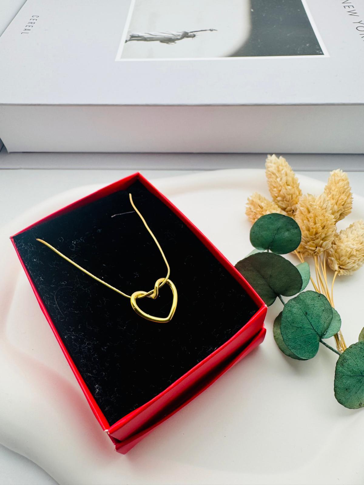 Sevgililer Gününe Özel Kutulu Çelik Kolye ve Küpe (Gold) 0106341