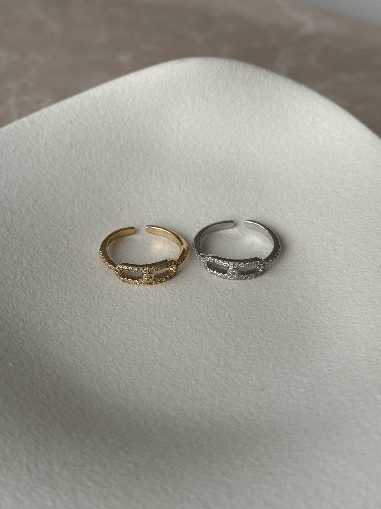 Minimal Taşlı Yüzük 