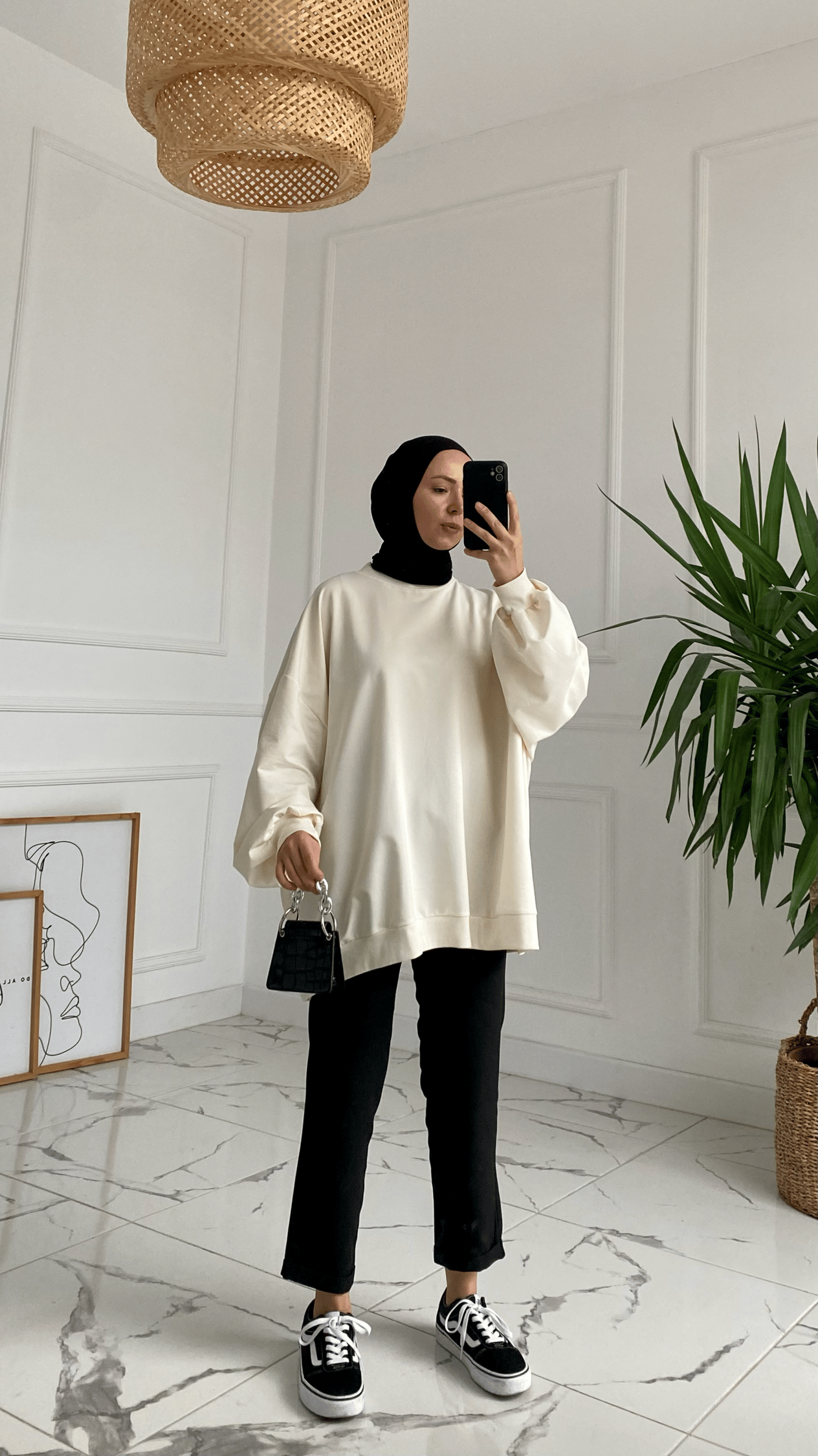 Adela Krem Cotton Sweatshirt