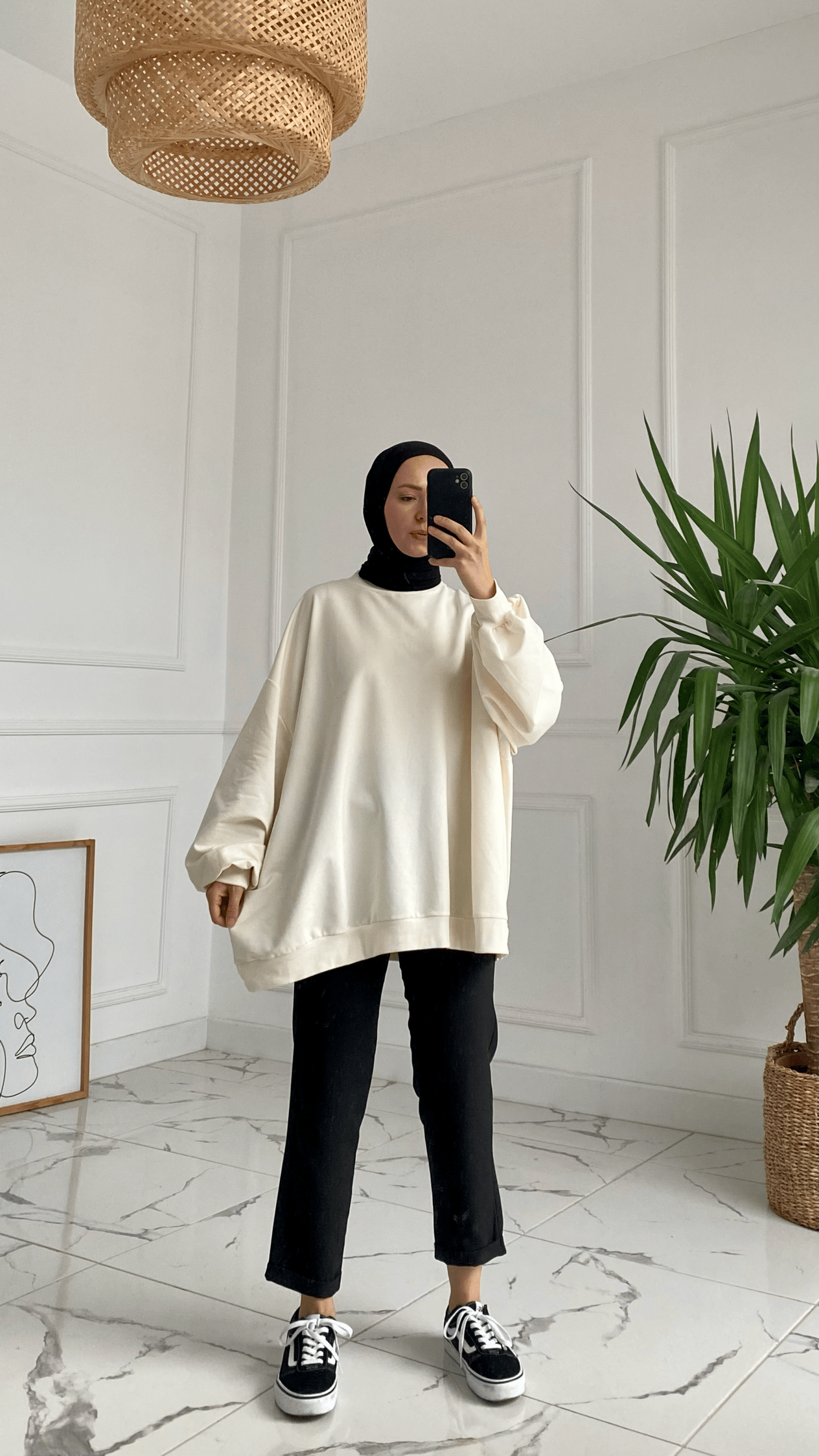 Adela Krem Cotton Sweatshirt
