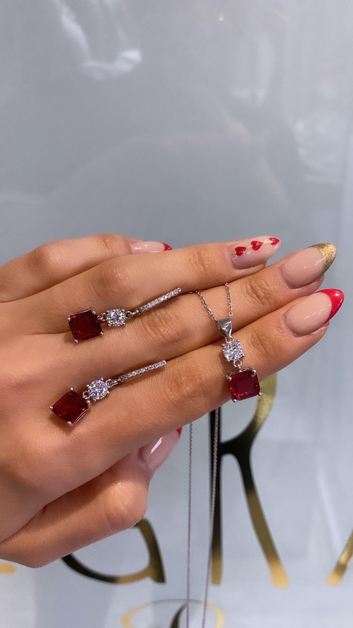 İthal Ruby Kare Kolye
