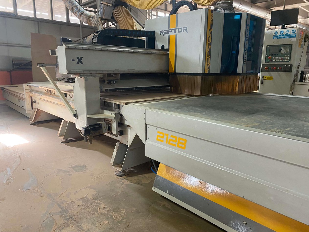 AES Raptor 2128 Yüklemeli Boşaltmalı Düz Tabla Cnc (2011)