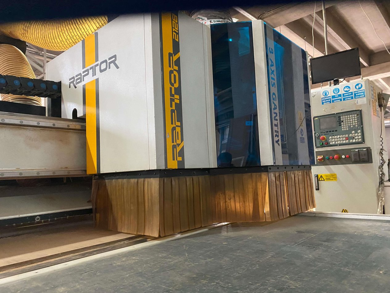 AES Raptor 2128 Yüklemeli Boşaltmalı Düz Tabla Cnc (2011)