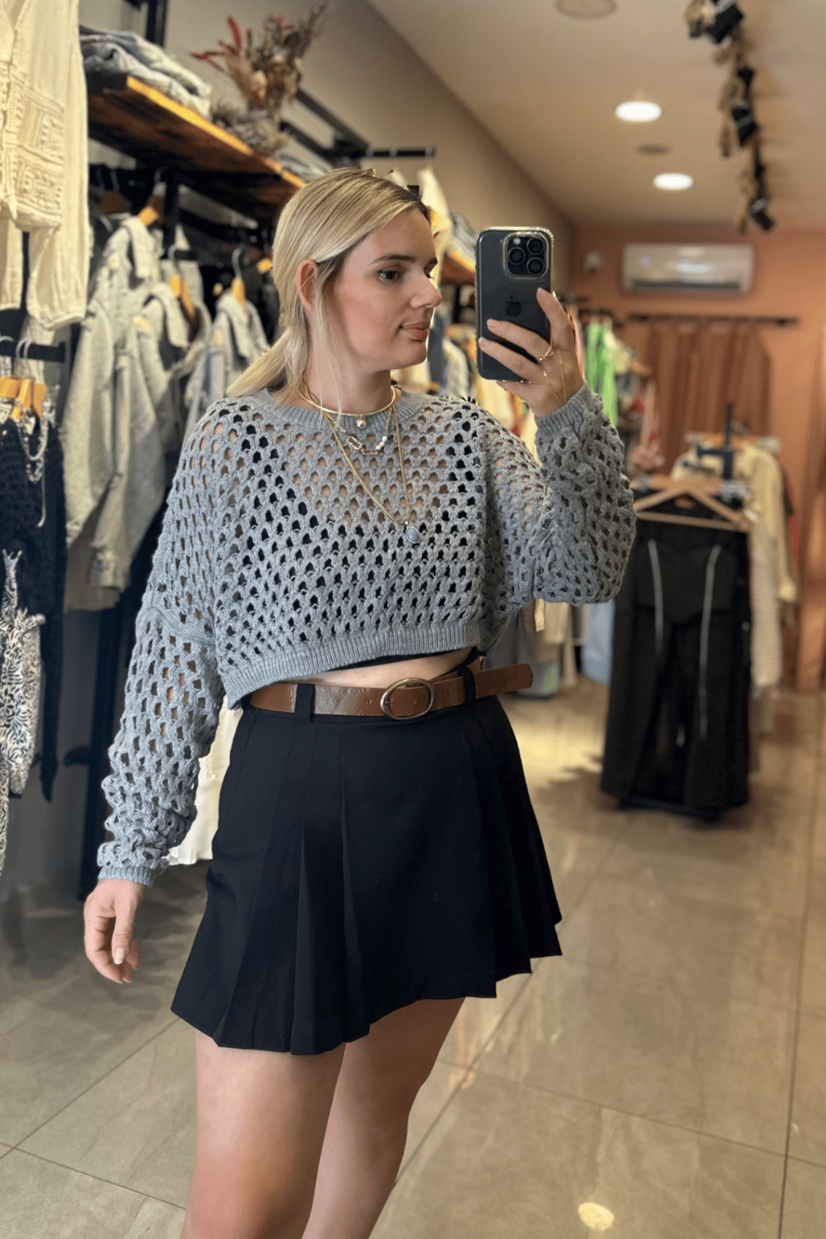 Gri ajurlu crop triko