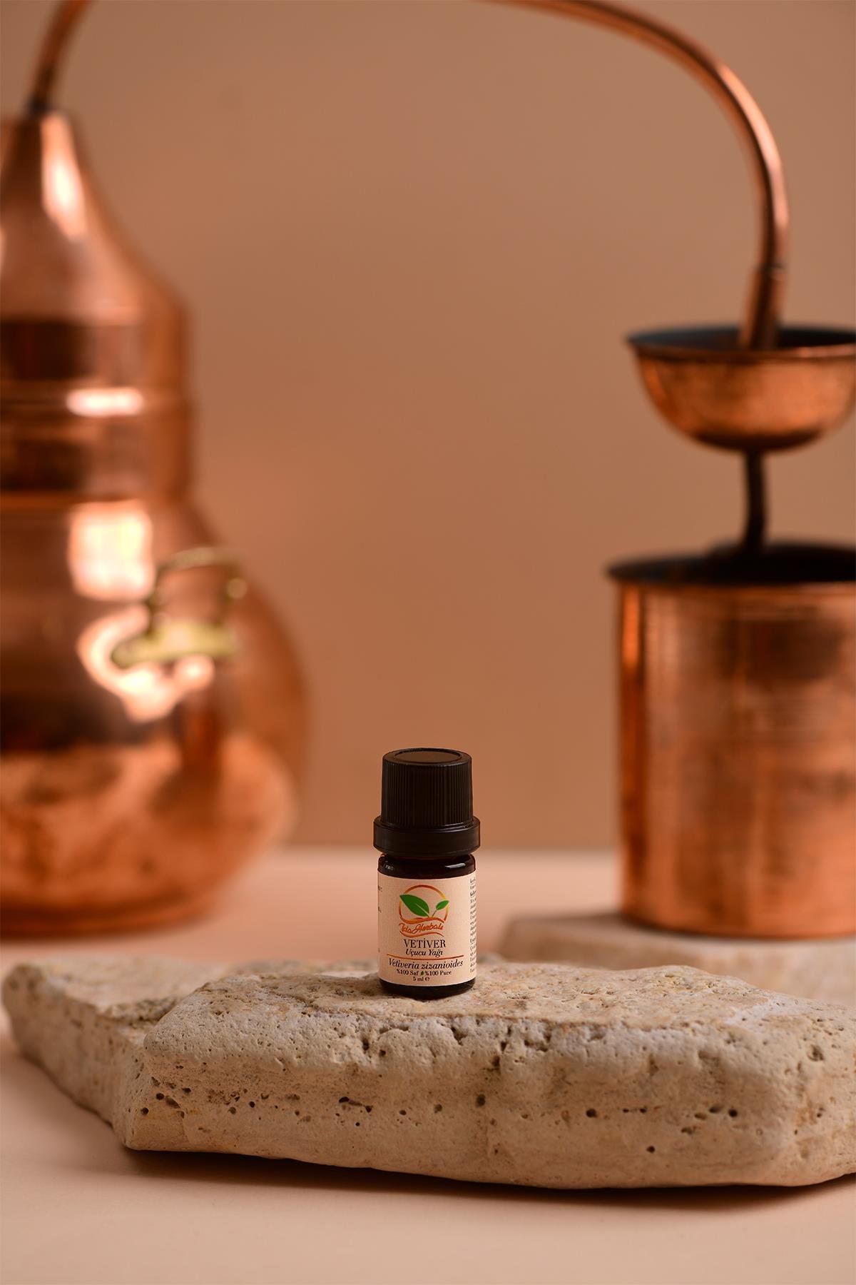 VETİVER UÇUCU YAĞI 5 ML (Vetiveria zizanioides L.)