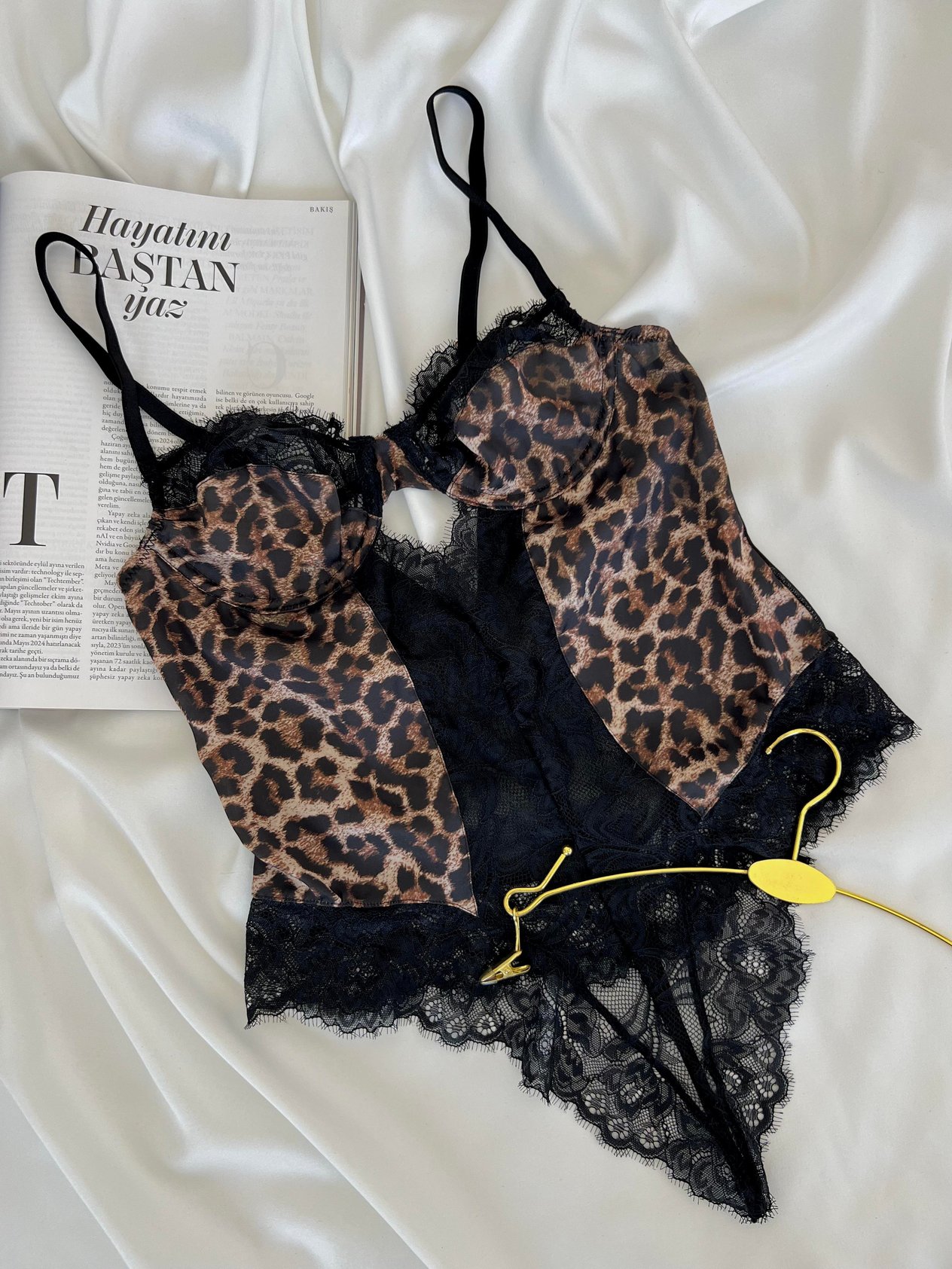 Leopar Desenli Dantel Kapsız Balenli B Cup Bodysuit