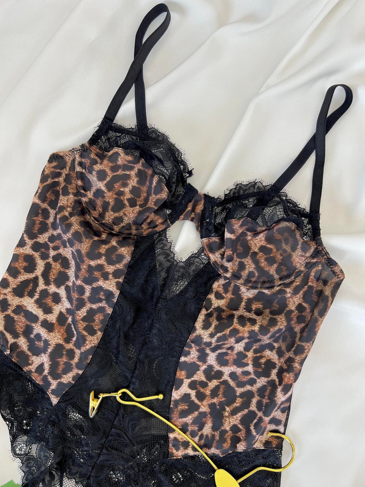 Leopar Desenli Dantel Kapsız Balenli B Cup Bodysuit