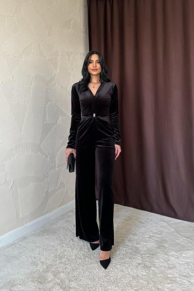 Siyah Önü Tokalı Kadife Tulum