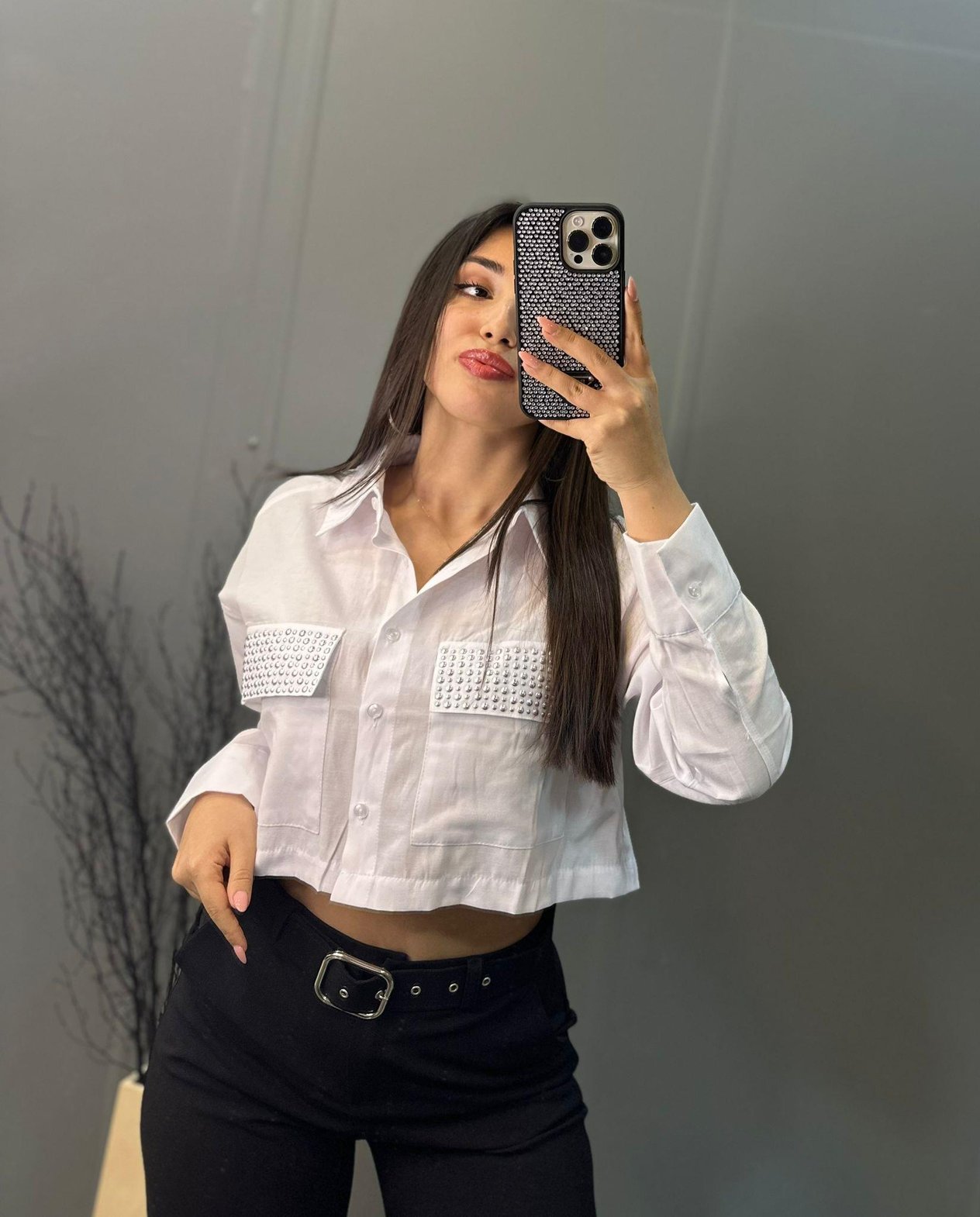 Beyaz Zımbalı Crop Gömlek